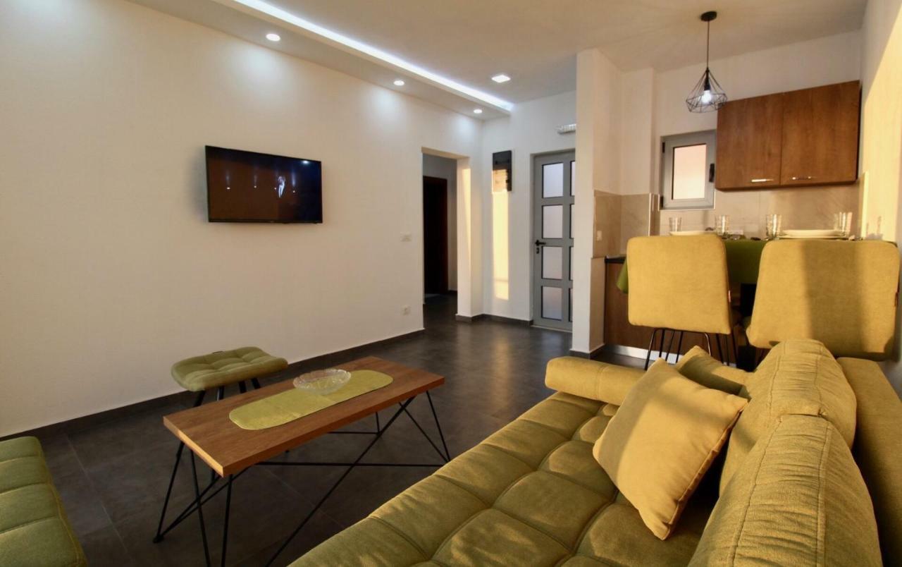 Apartments Komina Утьеха Экстерьер фото